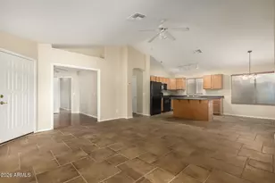 3220 E Kerry Ln, Phoenix, AZ 85050 - Photo 2
