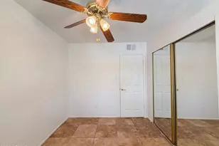 6060 W Hollyhock Dr, Phoenix, AZ 85033 - Photo 12