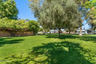 10960 N 67th Avenue #122, Glendale, AZ 85304 - Photo 28