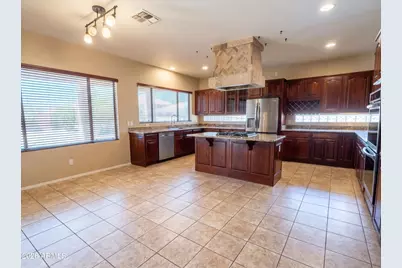 9625 W Oberlin Way, Peoria, AZ 85383 - Photo 2