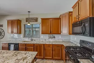 9914 W Patrick Ln, Peoria, AZ 85383 - Photo 32