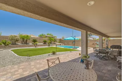 9914 W Patrick Lane, Peoria, AZ 85383 - Photo 4