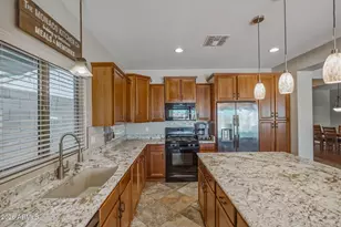 9914 W Patrick Ln, Peoria, AZ 85383 - Photo 34