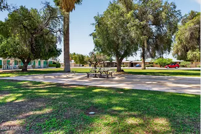 10432 W Oakmont Drive, Sun City, AZ 85351 - Photo 12