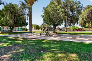 10432 W Oakmont Dr, Sun City, AZ 85351 - Photo 12