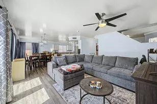 7234 S 41st Dr, Phoenix, AZ 85041 - Photo 8