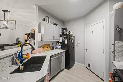 1411 E Orangewood Avenue #117, Phoenix, AZ 85020 - Photo 14