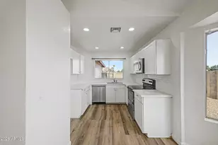 11902 N 73rd Ave, Peoria, AZ 85345 - Photo 8