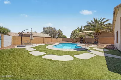 2633 S 81st Lane, Phoenix, AZ 85043 - Photo 1