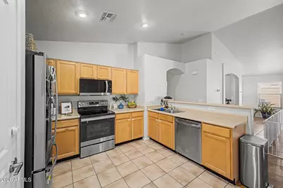 2633 S 81st Lane, Phoenix, AZ 85043 - Photo 12