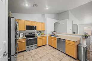 2633 S 81st Ln, Phoenix, AZ 85043 - Photo 12