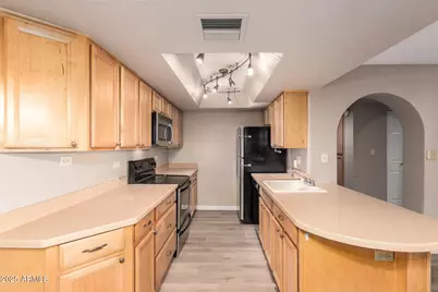 10410 N Cave Creek Road #1011, Phoenix, AZ 85020 - Photo 6