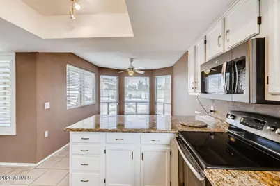 15652 N 38th Place, Phoenix, AZ 85032 - Photo 10