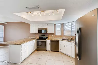 15652 N 38th Place, Phoenix, AZ 85032 - Photo 8
