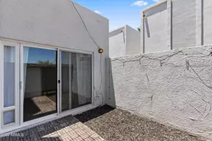 8586 E Indian School Rd, Scottsdale, AZ 85251 - Photo 22