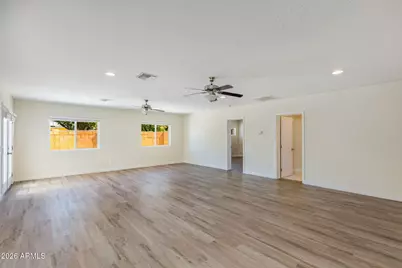 5002 E Mitchell Drive, Phoenix, AZ 85018 - Photo 10