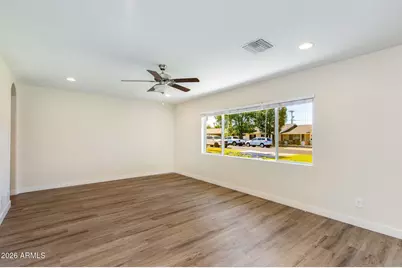 5002 E Mitchell Drive, Phoenix, AZ 85018 - Photo 4