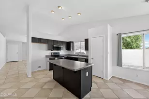 548 N Bailey Cir, Mesa, AZ 85207 - Photo 8