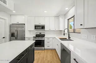 4101 E Alan Ln, Phoenix, AZ 85028 - Photo 12