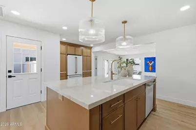 933 E Cavalier Drive, Phoenix, AZ 85014 - Photo 12