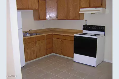 4940 E Holly Street #Apt B, Phoenix, AZ 85008 - Photo 4