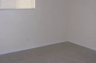 4940 E Holly St, Phoenix, AZ 85008 - Photo 10
