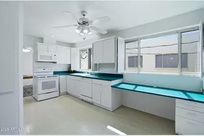 500 W Clarendon Avenue #D6, Phoenix, AZ 85013 - Photo 2