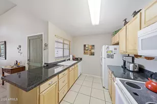 11333 N 92nd St, Scottsdale, AZ 85260 - Photo 2