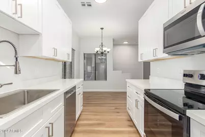 13818 N Saguaro Boulevard #Unit 202, Fountain Hills, AZ 85268 - Photo 6