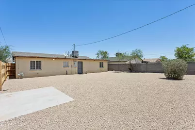 735 E South Mountain Avenue, Phoenix, AZ 85042 - Photo 36