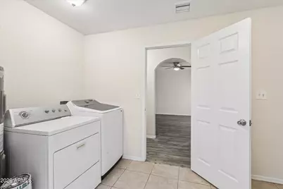 735 E South Mountain Avenue, Phoenix, AZ 85042 - Photo 32