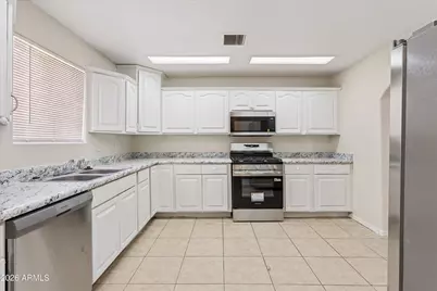 735 E South Mountain Avenue, Phoenix, AZ 85042 - Photo 18