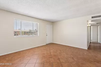 735 E South Mountain Avenue, Phoenix, AZ 85042 - Photo 8