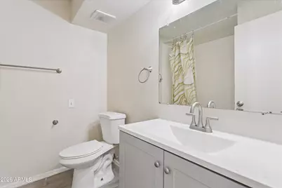 735 E South Mountain Avenue, Phoenix, AZ 85042 - Photo 20