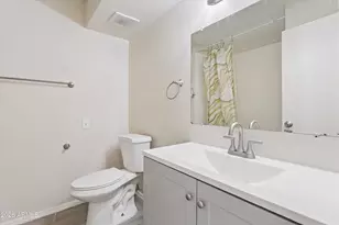 735 E South Mountain Ave, Phoenix, AZ 85042 - Photo 20