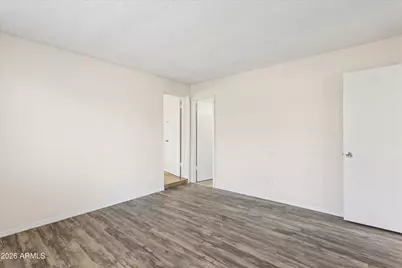 735 E South Mountain Avenue, Phoenix, AZ 85042 - Photo 26