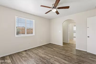 735 E South Mountain Avenue, Phoenix, AZ 85042 - Photo 22