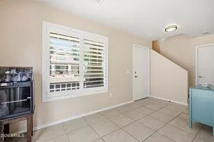 1525 S Owl Dr, Gilbert, AZ 85296 - Photo 4