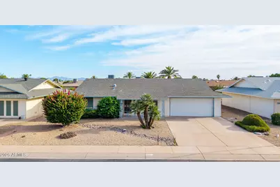 9839 W Royal Oak Road, Sun City, AZ 85351 - Photo 4