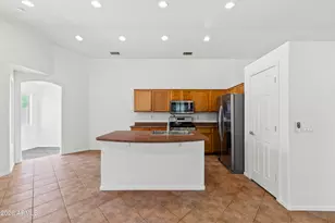 17534 W Coyote Trail Dr, Goodyear, AZ 85338 - Photo 6