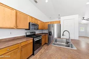 17534 W Coyote Trail Dr, Goodyear, AZ 85338 - Photo 4