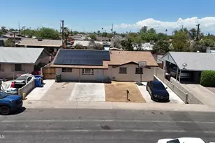 6826 W Pierson St, Phoenix, AZ 85033 - Photo 32