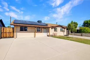 6826 W Pierson St, Phoenix, AZ 85033 - Photo 1