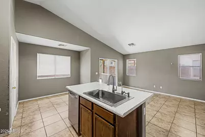 8613 W Crown King Road, Tolleson, AZ 85353 - Photo 10