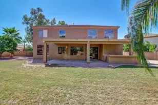 562 N Danielson Way, Chandler, AZ 85225 - Photo 2