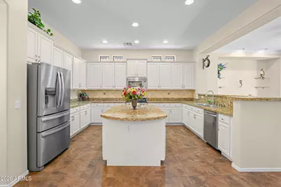 2617 W Via Vista Drive, Phoenix, AZ 85086 - Photo 12