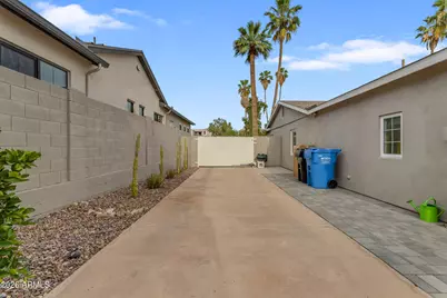 4126 N 44th Place, Phoenix, AZ 85018 - Photo 34