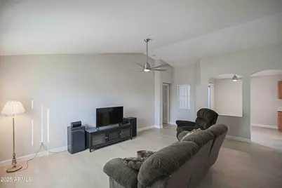 19816 N 34th Place, Phoenix, AZ 85050 - Photo 4