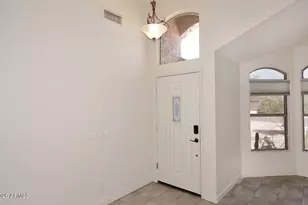 4517 E Melinda Ln, Phoenix, AZ 85050 - Photo 4