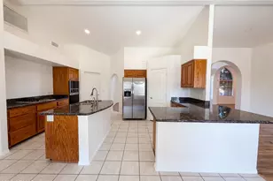 1207 E Clearview Dr, Casa Grande, AZ 85122 - Photo 2